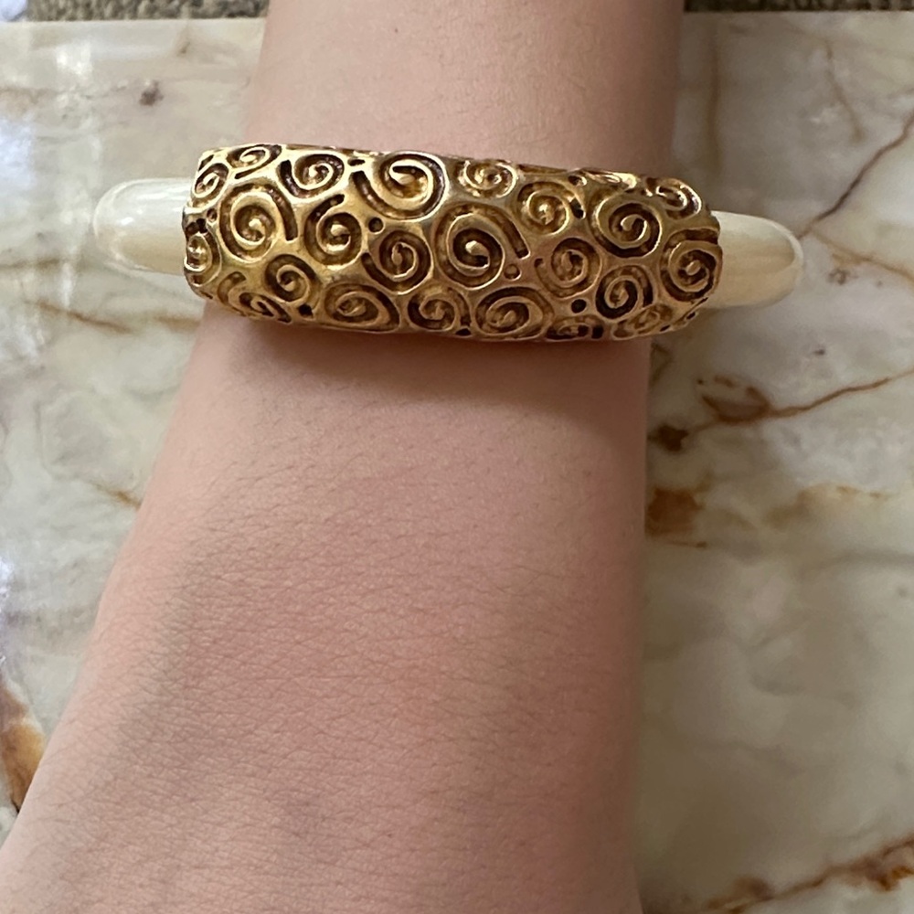 GIVENCHY Gold and Cream Swirl Bracelet - Picture 5 of 11
